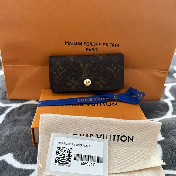 Louis Vuitton 4 Key Holder - Picture 3 of 3